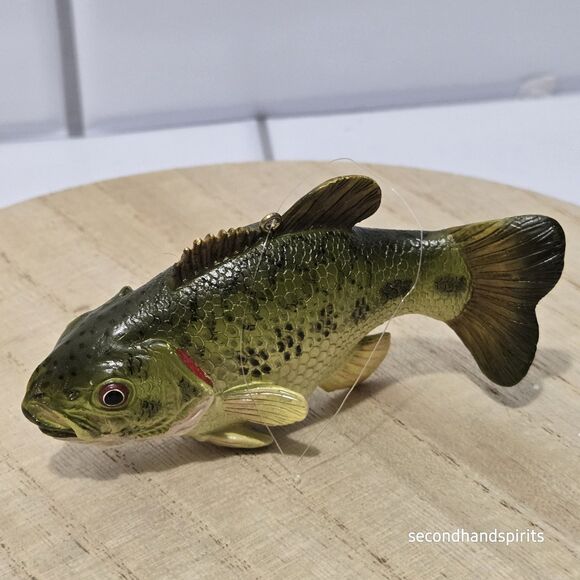 Largemouth Bass Ornament Plastic 3.5" Perfect For The ANGLER IN YOUR LIFE - Picture 2 of 7